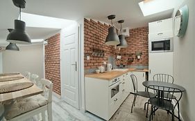 Urban Nest Apartments Bon 5